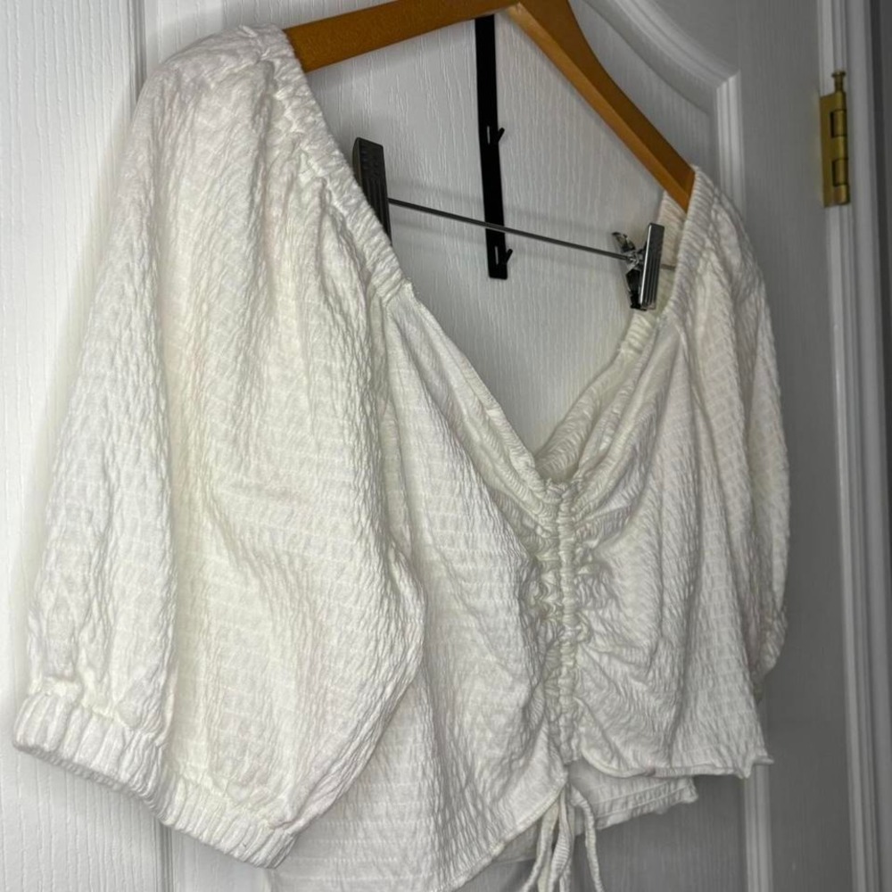White Roxy tie front crop top - Picture 2 of 5